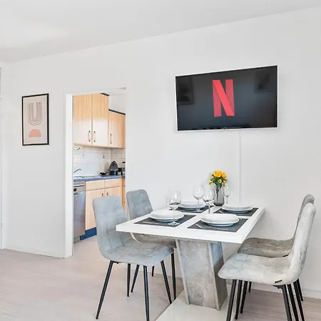 Sunshine - 4 Personen 20min Airport Messe Apartment