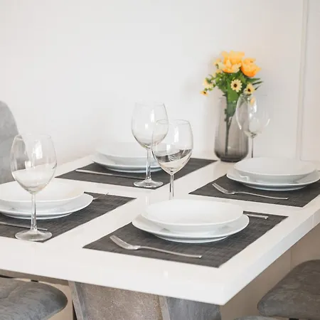 Sunshine - 4 Personen 20min Airport Messe Apartment *