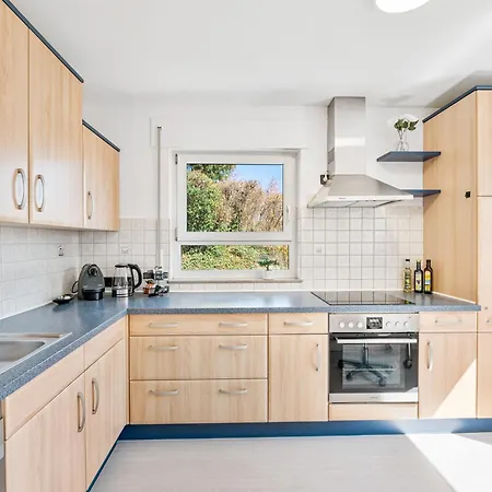 Sunshine - 4 Personen 20min Airport Messe *