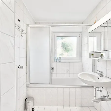 Sunshine - 4 Personen 20min Airport Messe Apartment *